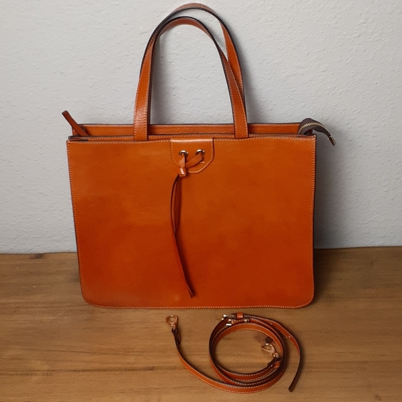 A Bellucci Handbags - Gorgeous Caramel Leather Bag
